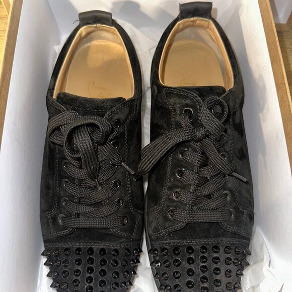 Christian Louboutin - Louis Junior Spikes Flat Veau Velours BLACK/BLACK - Picture 1 of 10